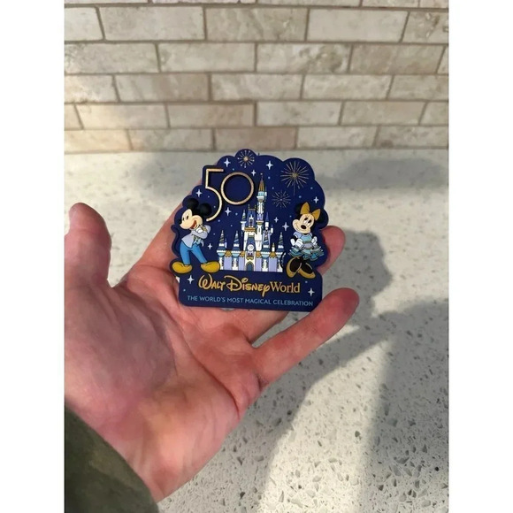 Disney‎ 50th anniversary magnet limited run SB - Picture 1 of 2